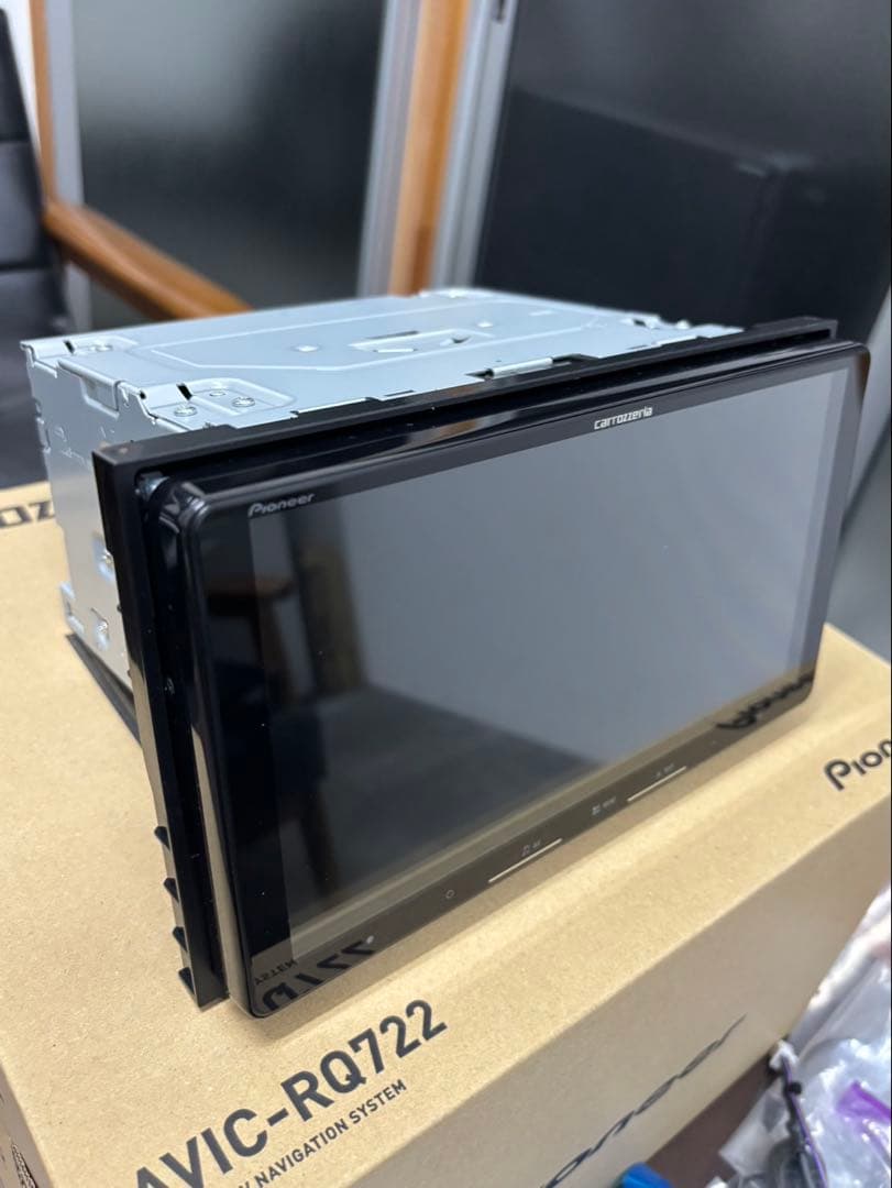 カロッツェリア　カーナビ AVIC-RQ722 楽ナビ 9インチ