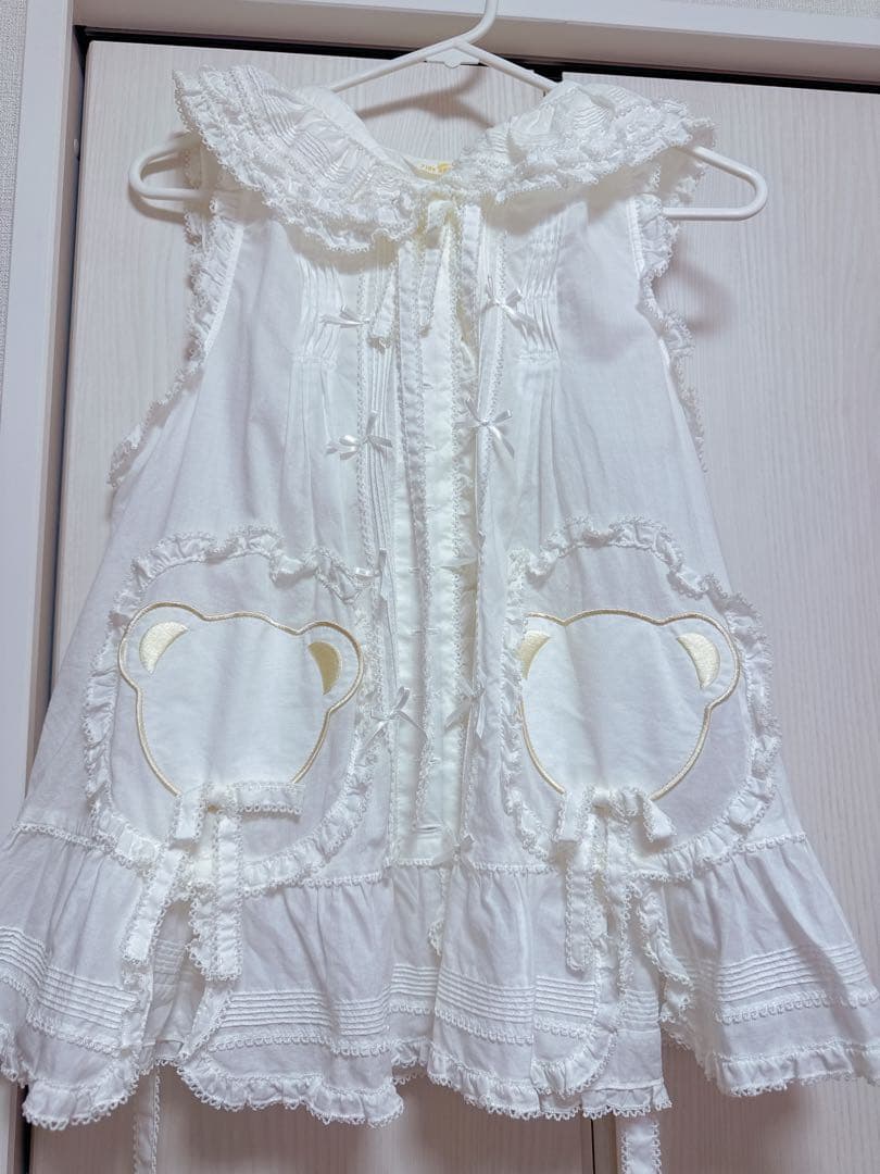 ピンクハウス　テディワッペン付きフードベスト　白