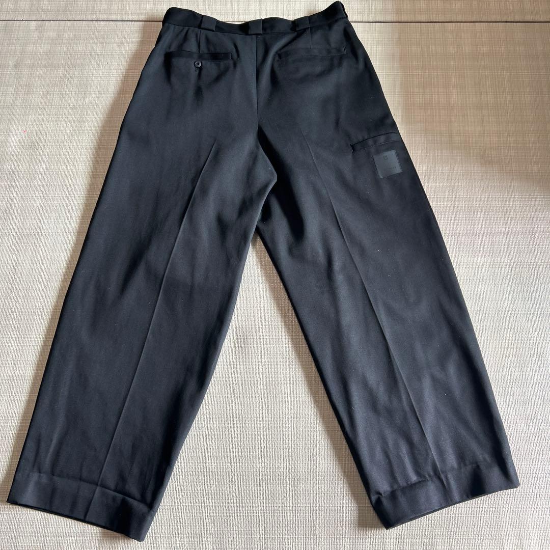 GIVENCHY 黒 スラックス