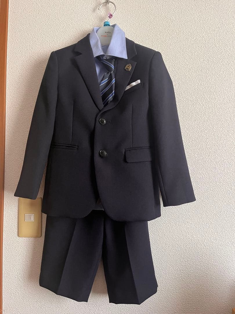 黒のフォーマルスーツ waltz by BEAMS DESIGN