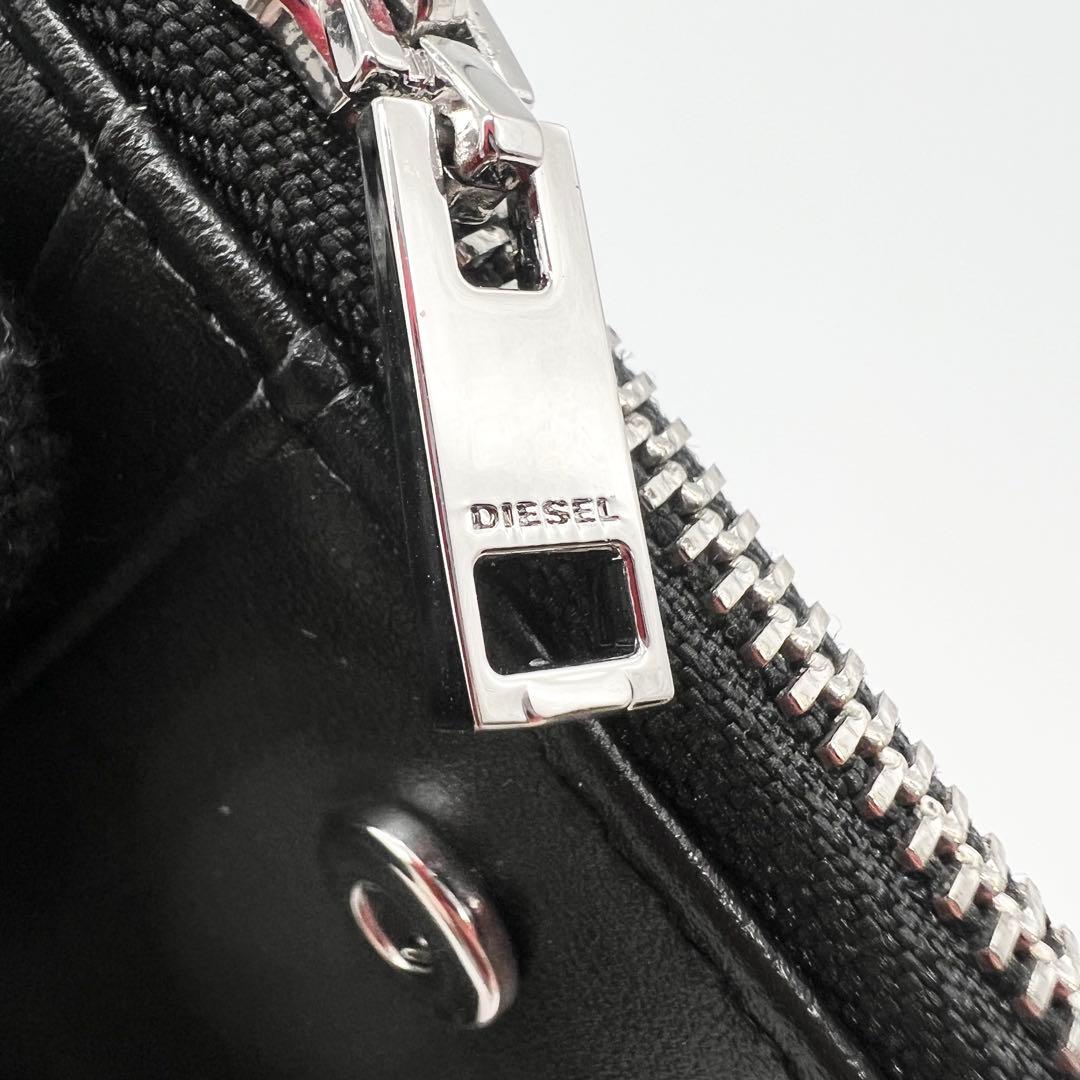 近年モデル✨DIESEL　二つ折り財布　Dロゴ　レザー　ブラック　ミニポーチ付き