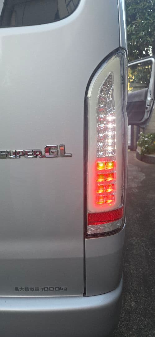 ハイエース LEDテールランプ