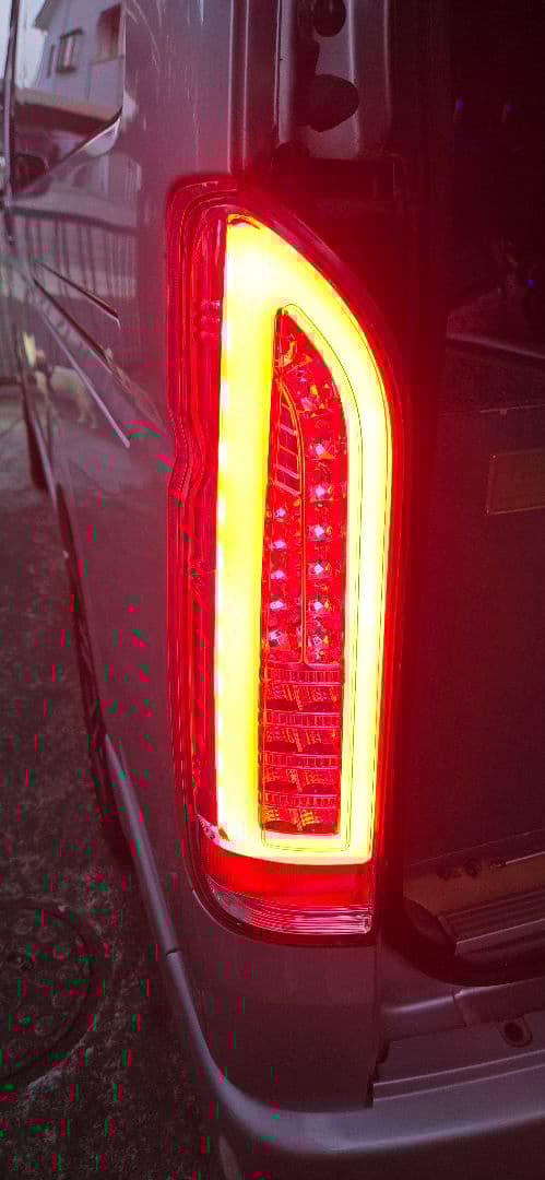 ハイエース LEDテールランプ