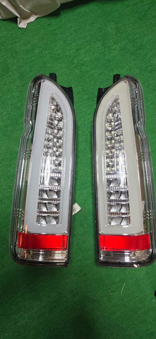 ハイエース LEDテールランプ