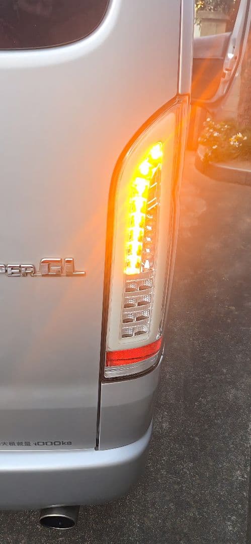 ハイエース LEDテールランプ