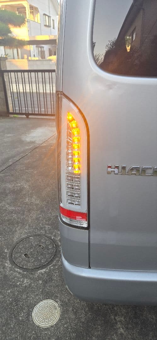 ハイエース LEDテールランプ