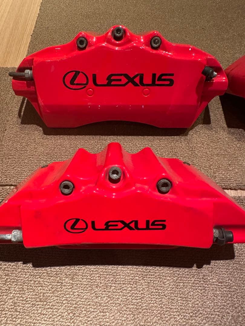 Lexus レッド ブレーキキャリパー