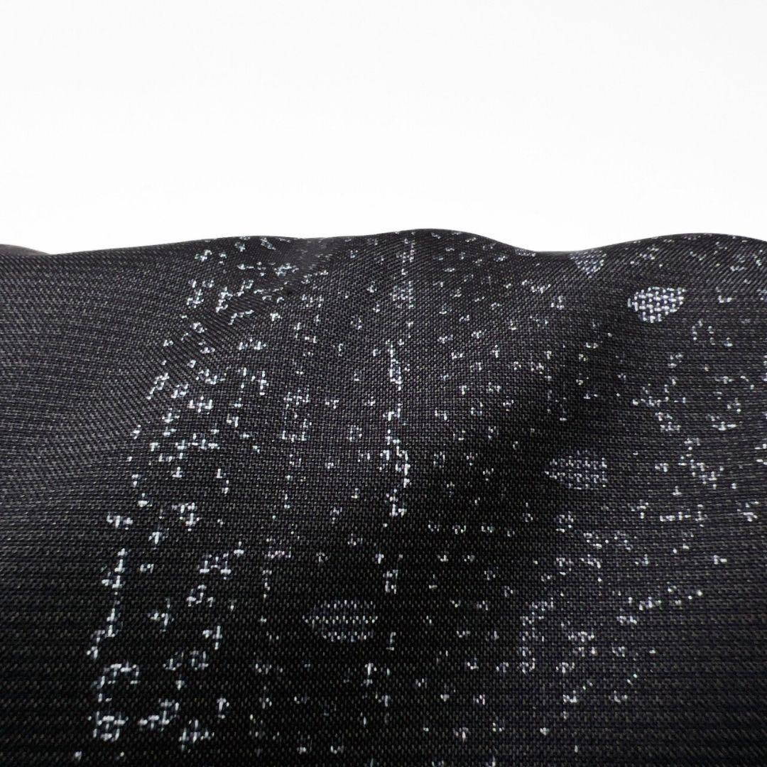 大島紬　幾何学　花びら　花吹雪　小紋　着物　092w p