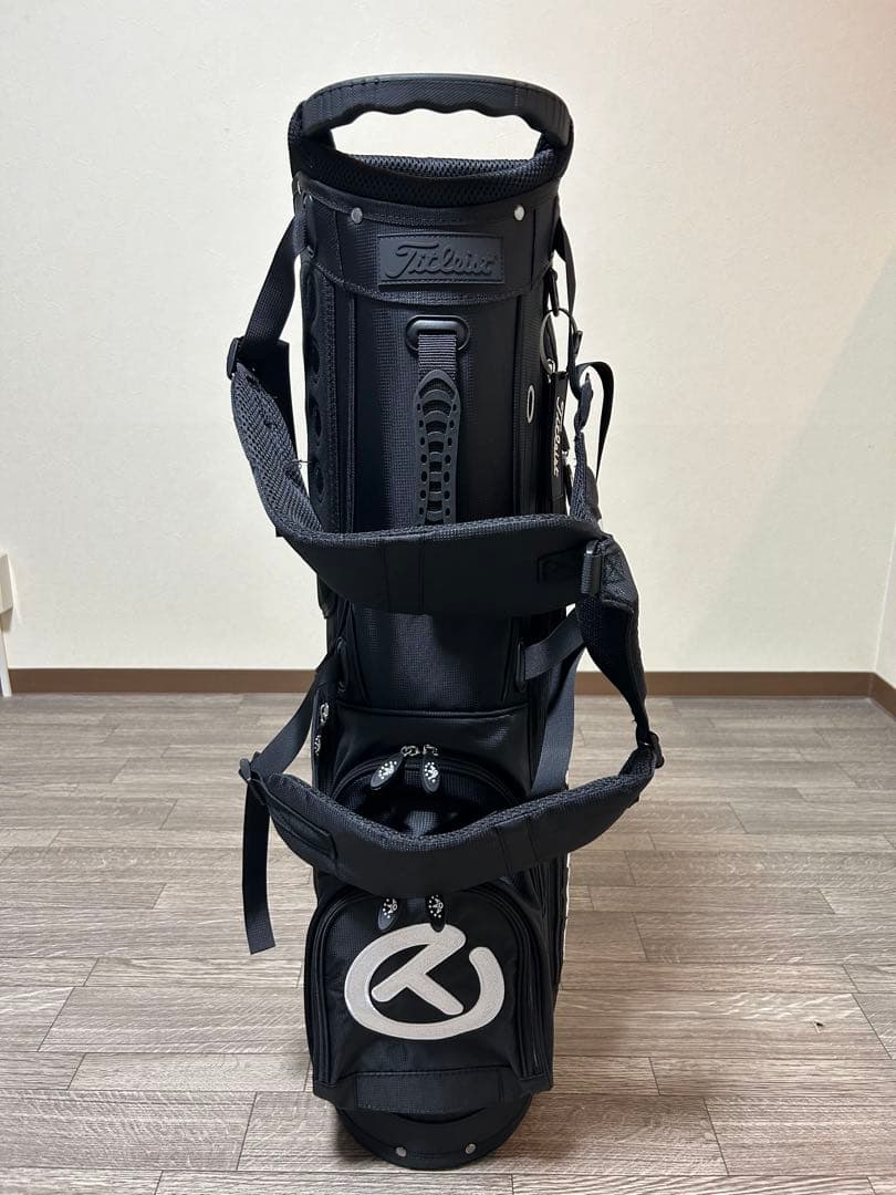 スタンド式キャディバック　人気のブラック！軽量で旅行用や気分転換のサブバックに！