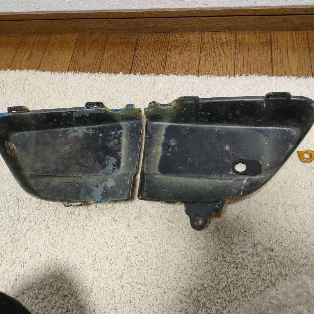 GT380後期型純正サイドカバー☆送料込み☆