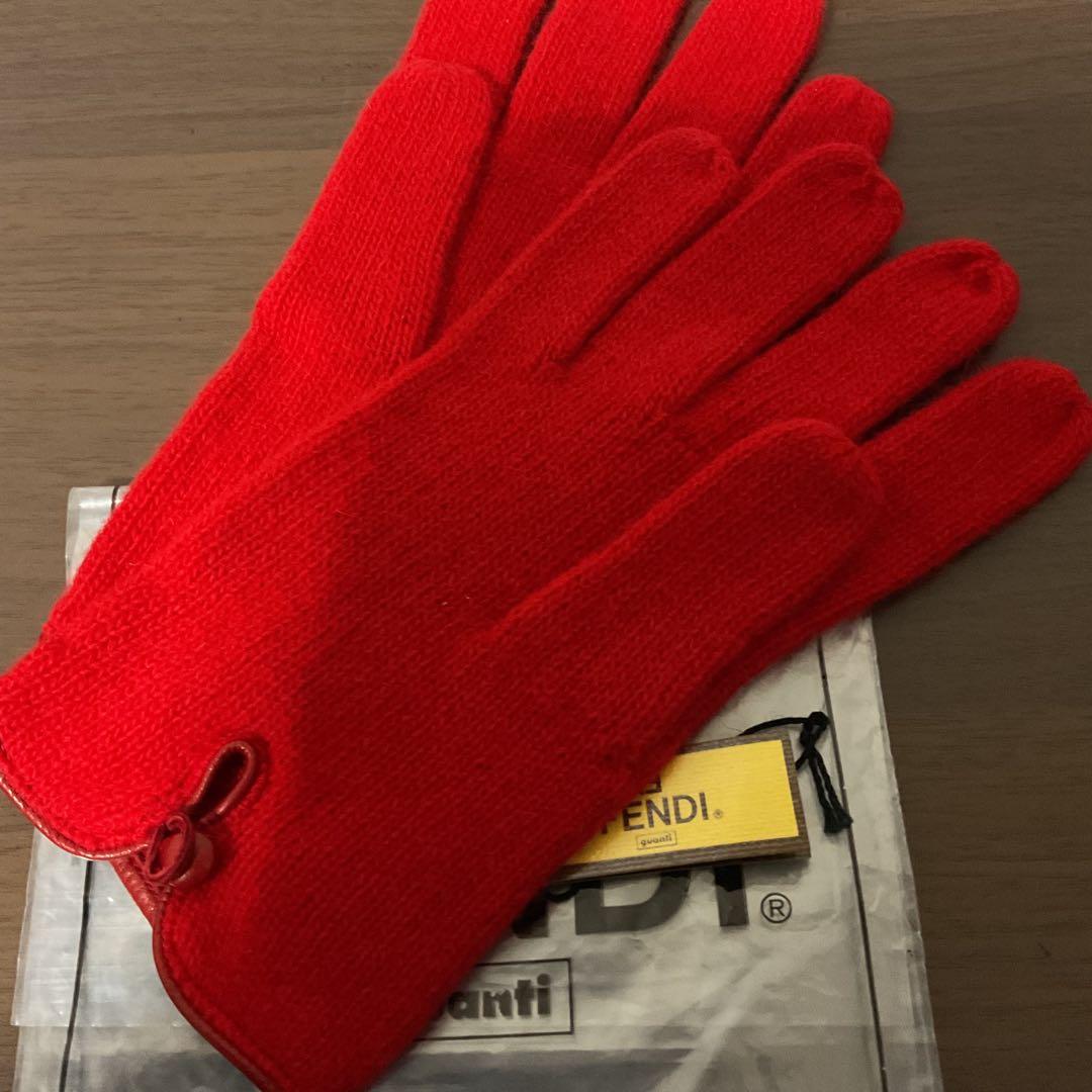 ☆開店セール☆ 新品未使用 美品 フェンディ ズッカ ウール×アンゴラ 手袋