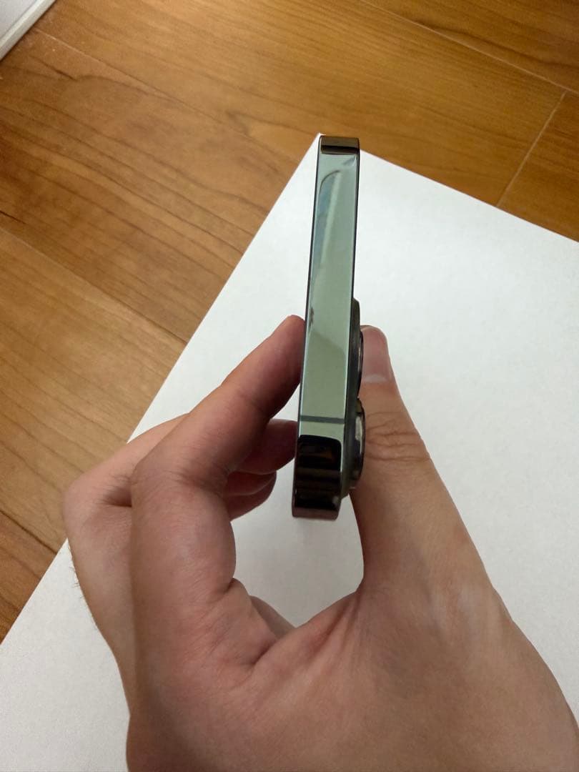 ihakenApple iPhone 13 Pro バッテリー100%