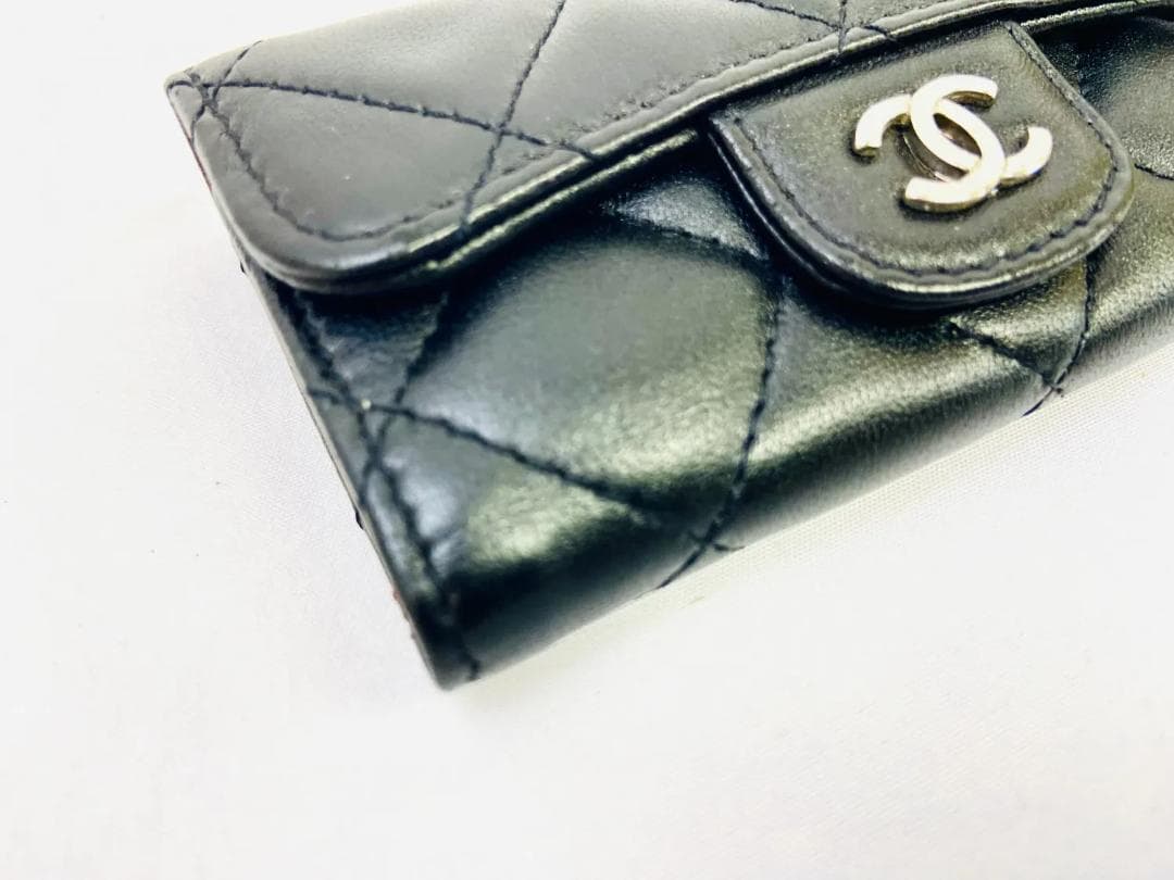 ほぼ新品CHANELマテラッセ キルティングキーホルダーケース