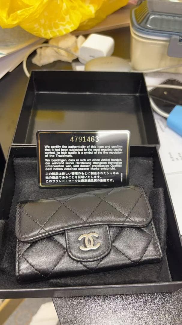 ほぼ新品CHANELマテラッセ キルティングキーホルダーケース