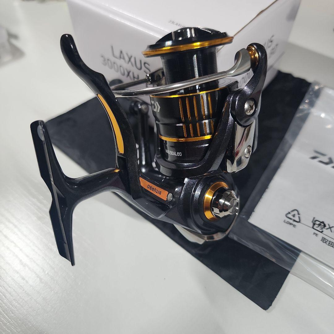 DAIWA ラグザス 3000XH-LBD スピニングリール　傷あり　ダイワ