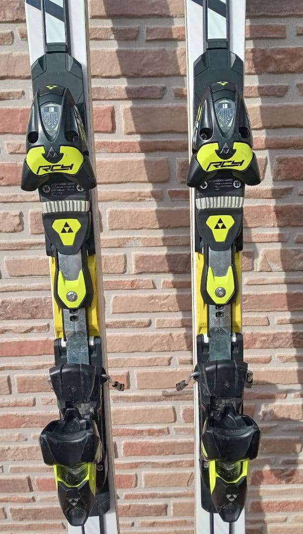 Fischer スキー板 ホワイト/イエロー