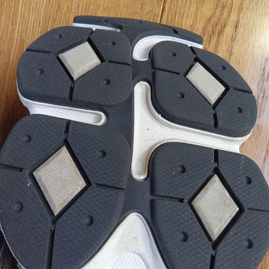 ニューバランス　9060 スニーカー　グレー　23cm