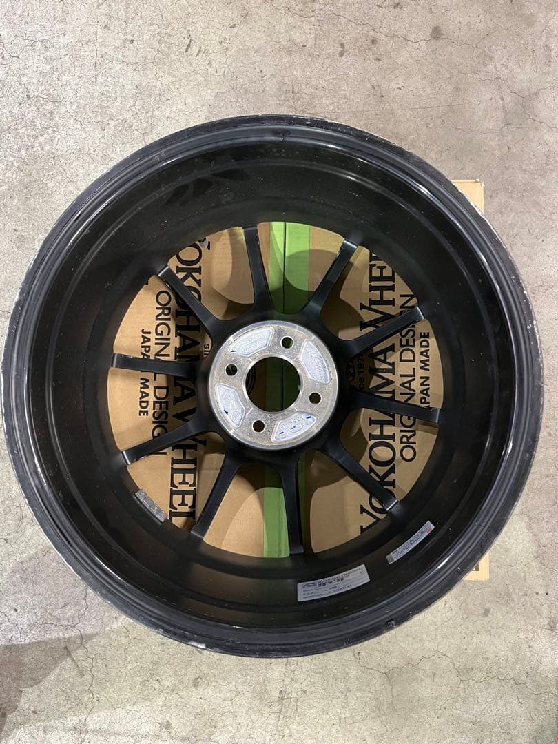 美品 アドバンレーシングRZ2 17インチ