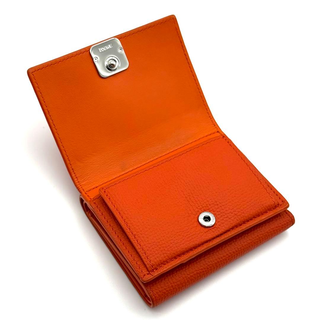 使用わずか✨ロエベ アナグラム トライフォールド オレンジ 財布　箱付　P40