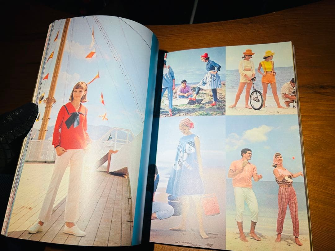 海外カルチャー】60年代ファッション・スタイルブック　美品　まとめて2冊　貴重‼️