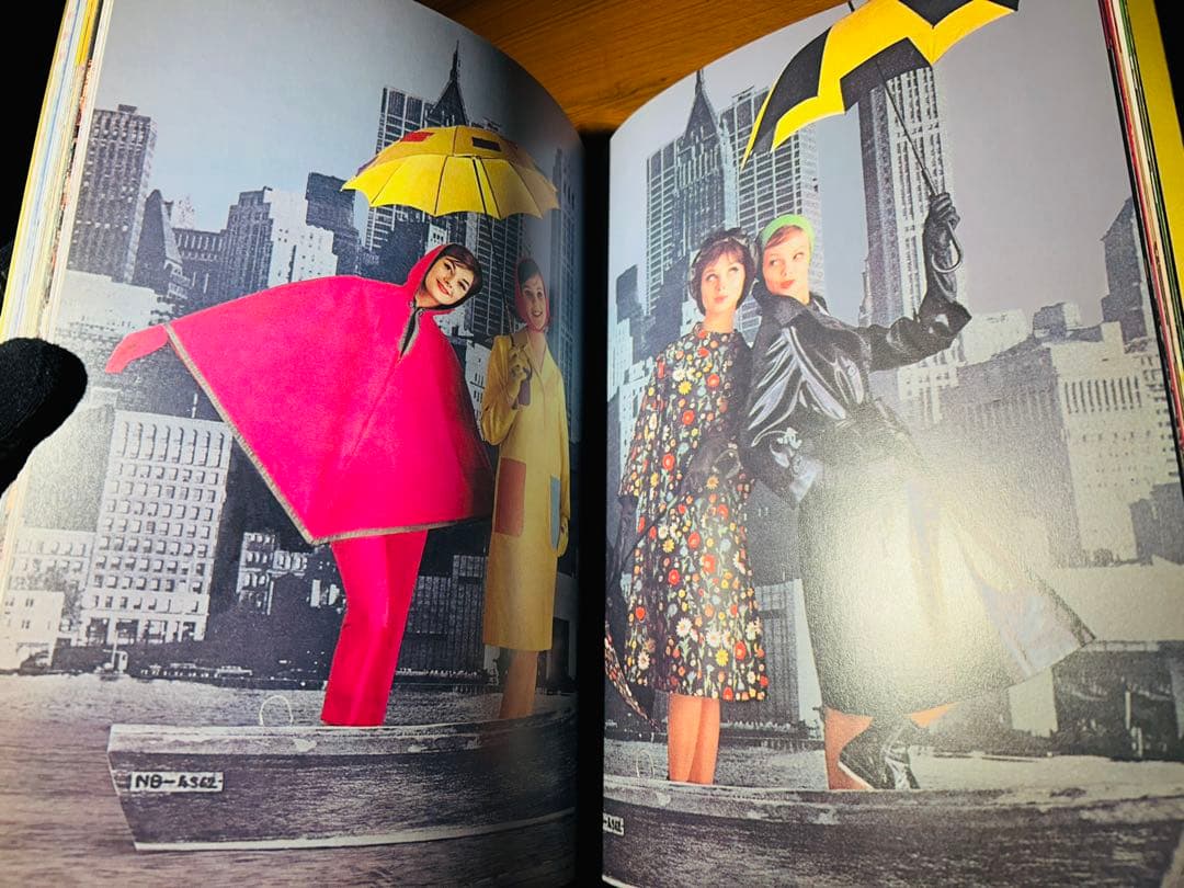 海外カルチャー】60年代ファッション・スタイルブック　美品　まとめて2冊　貴重‼️