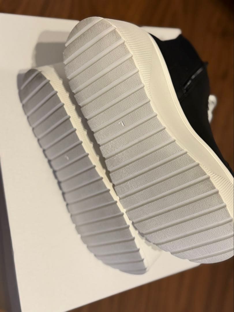 鈴木亜美さん　プラットフォームハイカットスニーカー　Lサイズ