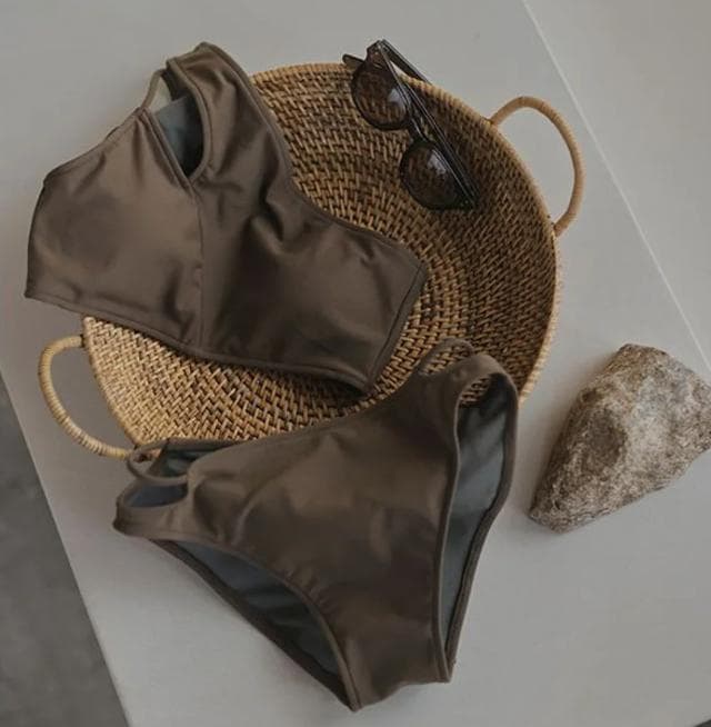 【新品】anuans　アニュアンス　水着　ショルダーセパレート　M カーキ
