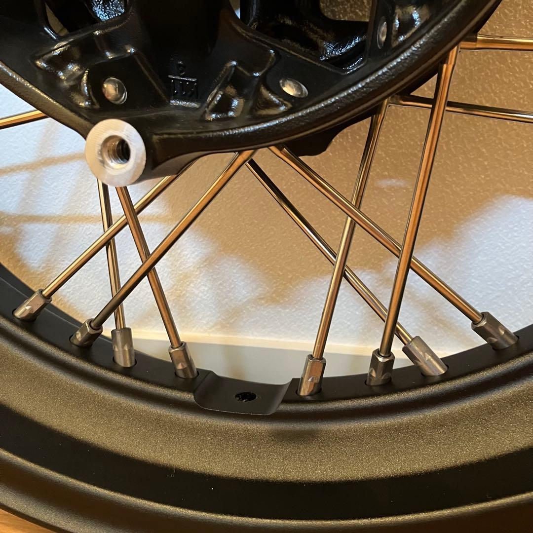 T*i様  RnineT 純正フロントホイール