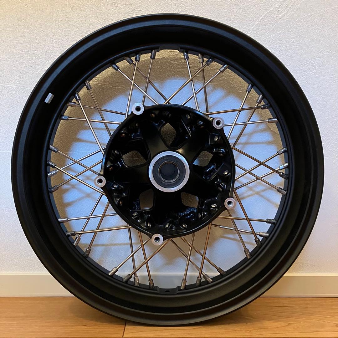 T*i様  RnineT 純正フロントホイール