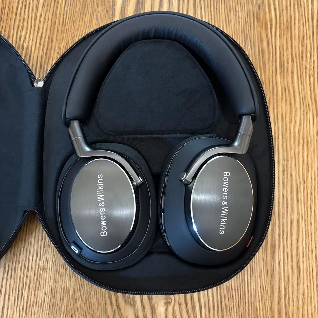 Bowers & Wilkins Px8 ワイヤレスヘッドホン　ブラック　B&W