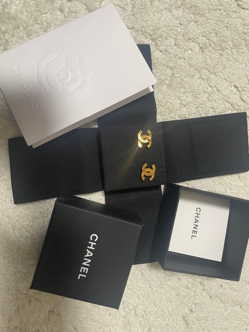 【確実正規品】CHANEL ゴールド ダブルCロゴピアス