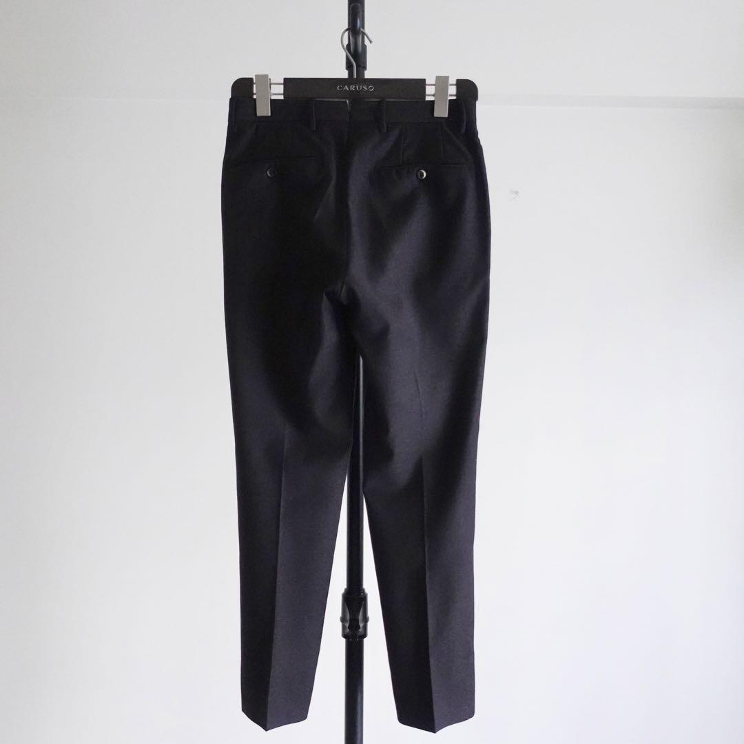 PT01 ウールギャバジン Gentleman Fit スラックス　チャコール