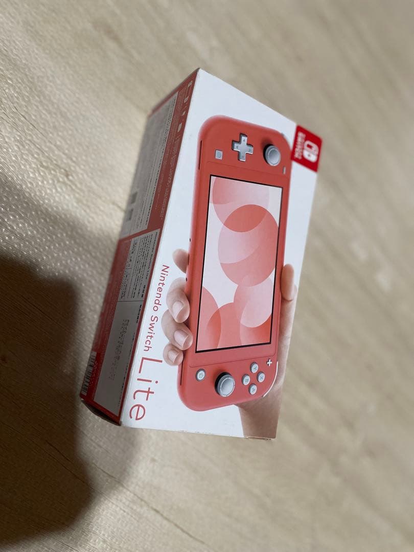 Nintendo Switchライト コーラル