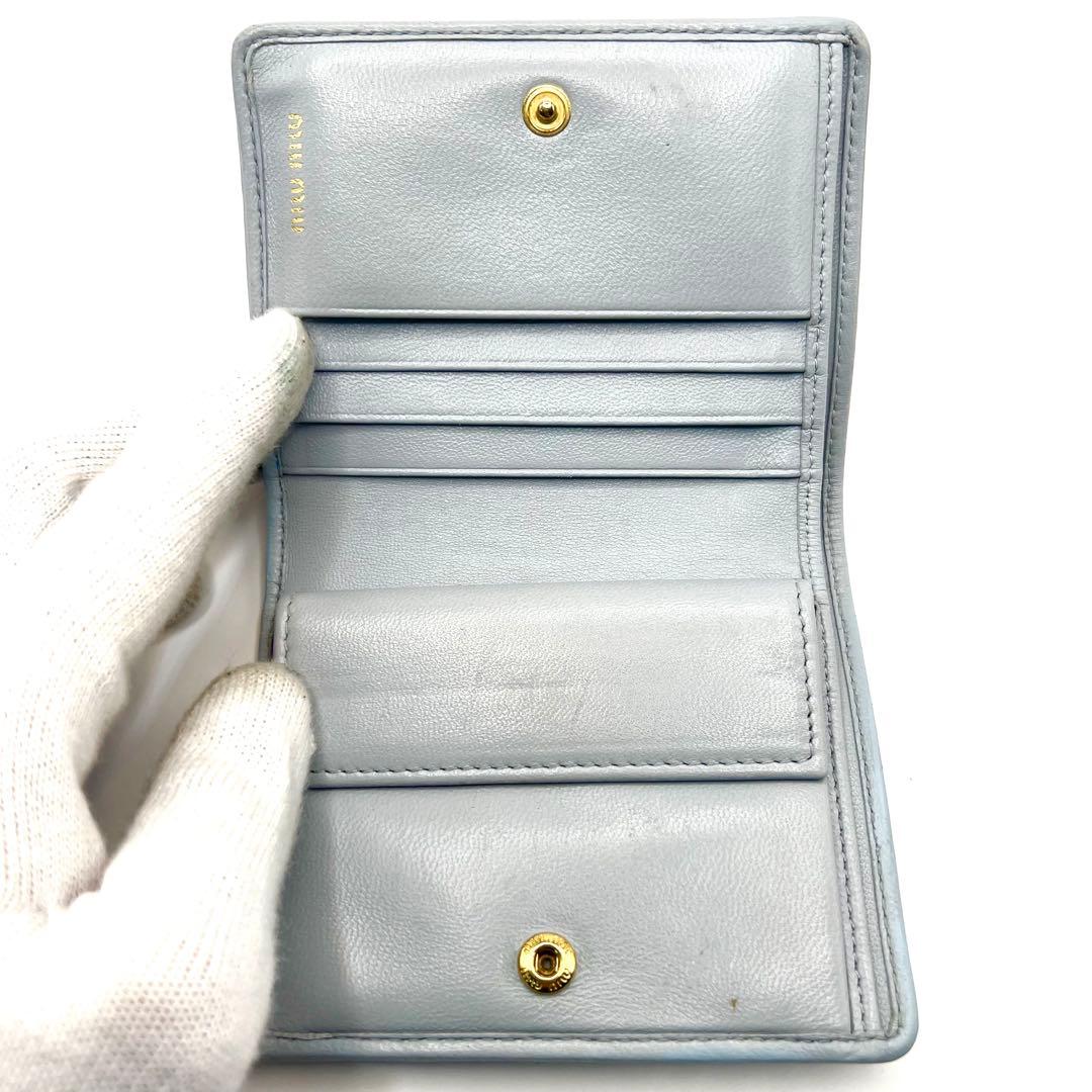 極美品✨ 現行モデル miu miu ミュウミュウ マテラッセ 二つ折り財布