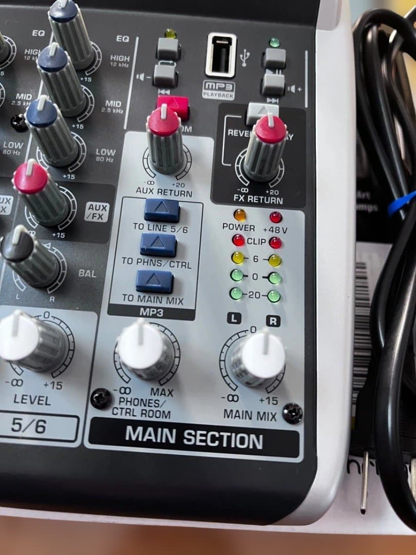 BEHRINGER XENYX QX602 MP3 アナログミキサー・USB