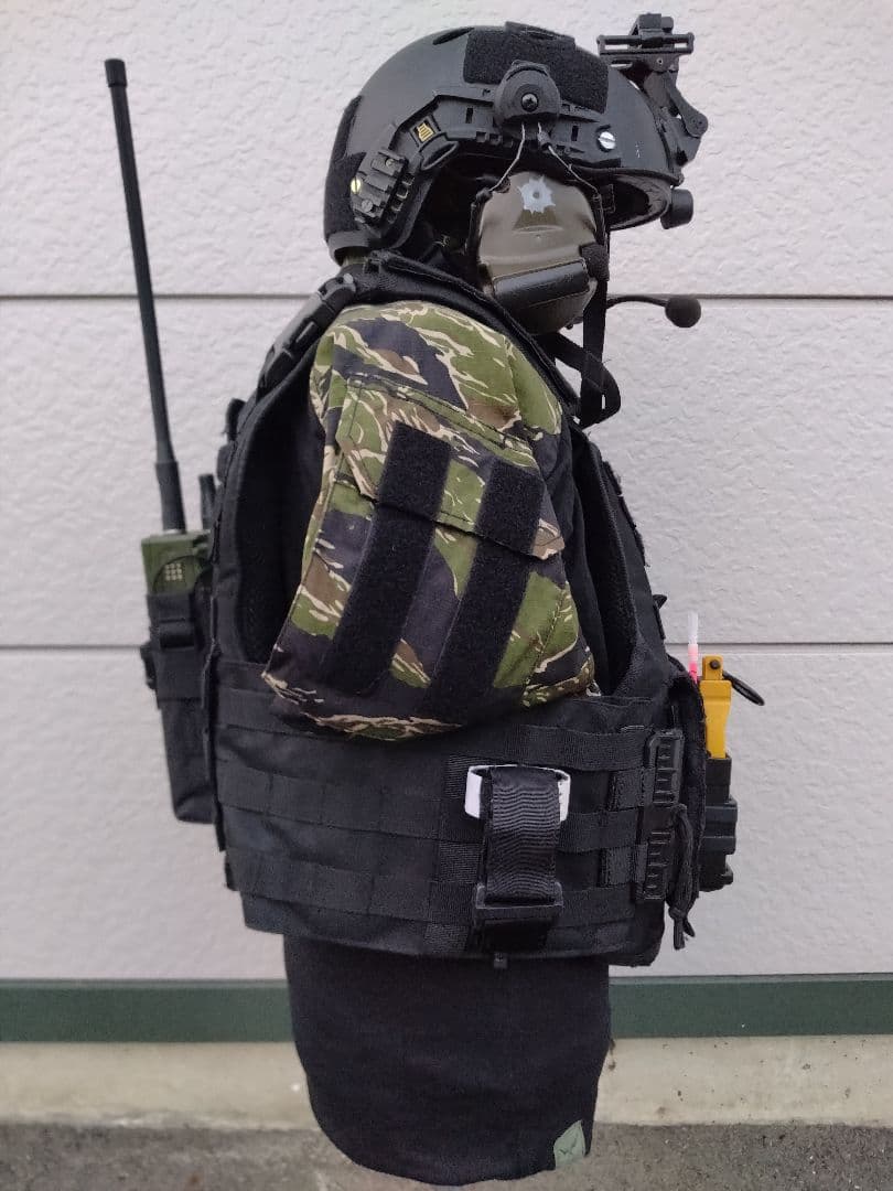 ブラックカラー装備