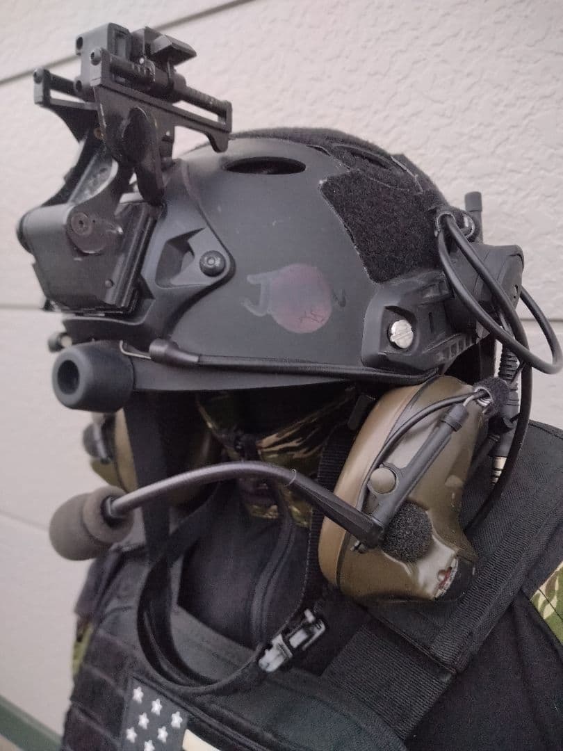 ブラックカラー装備