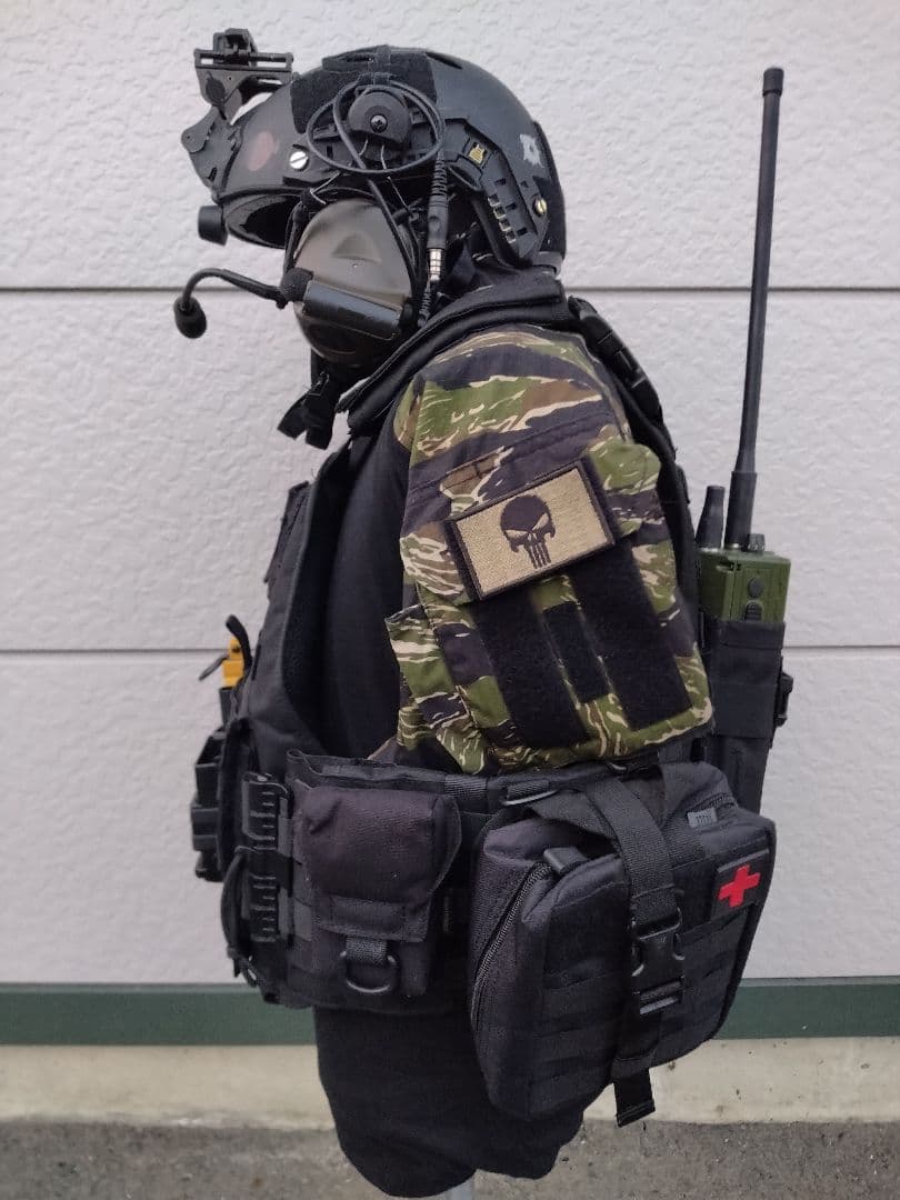 ブラックカラー装備