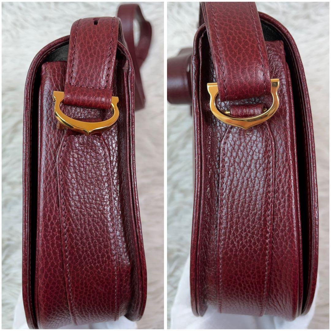 未使用級✨カルティエ ショルダーバッグ マストライン フラップ 背面Cドゥ金具