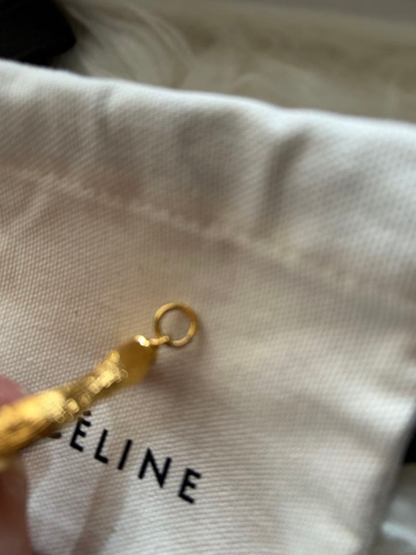 celine セリーヌ フィービー期　イニシャルネックレス　C