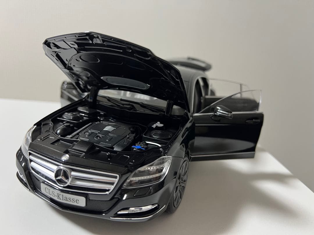 Norev 1/18 Mercedes Benz CLS ディーラー仕様