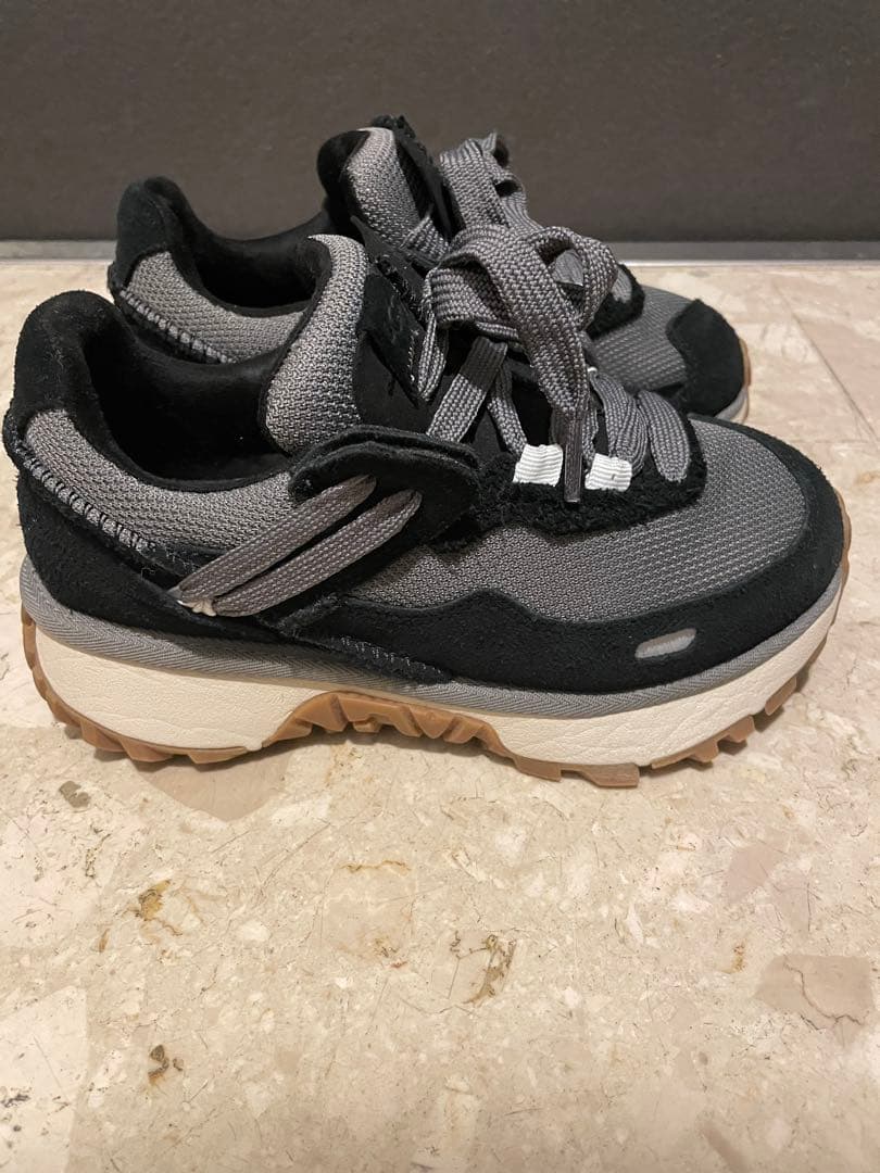 UGG RetroFi Low スニーカー
