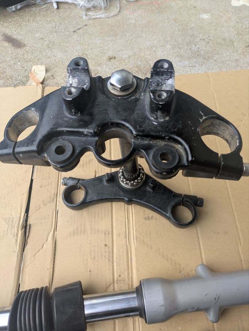 スズキ　ボルティ　フロントフォーク＆ブラケット