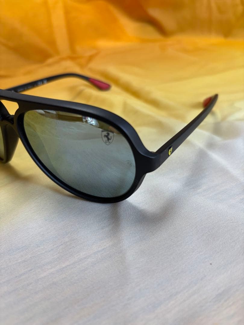 RAY-BAN SCUDERIA FERRARI レイバン サングラス 中古品