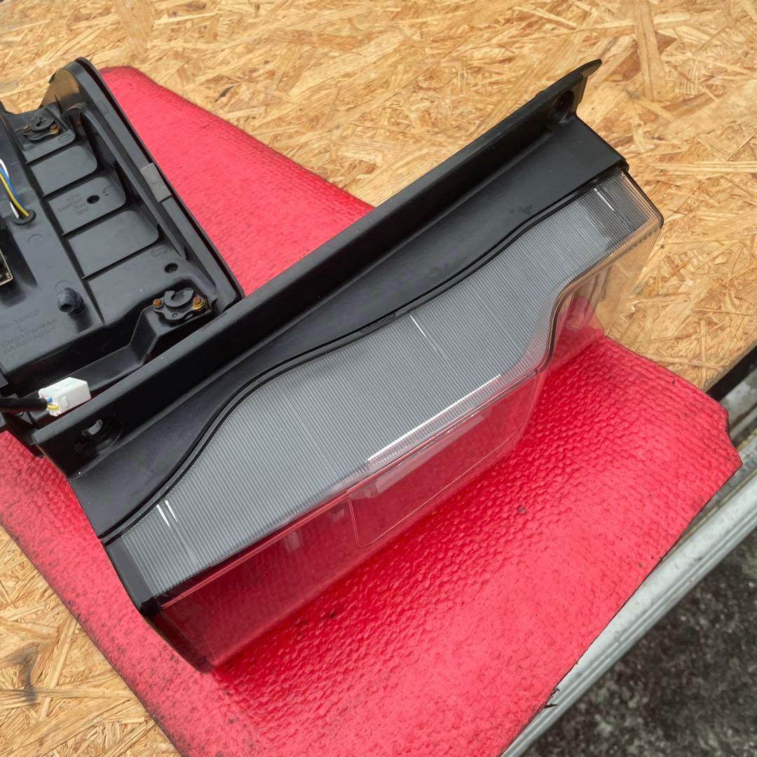 la600s 社外テールランプ　動作未確認。