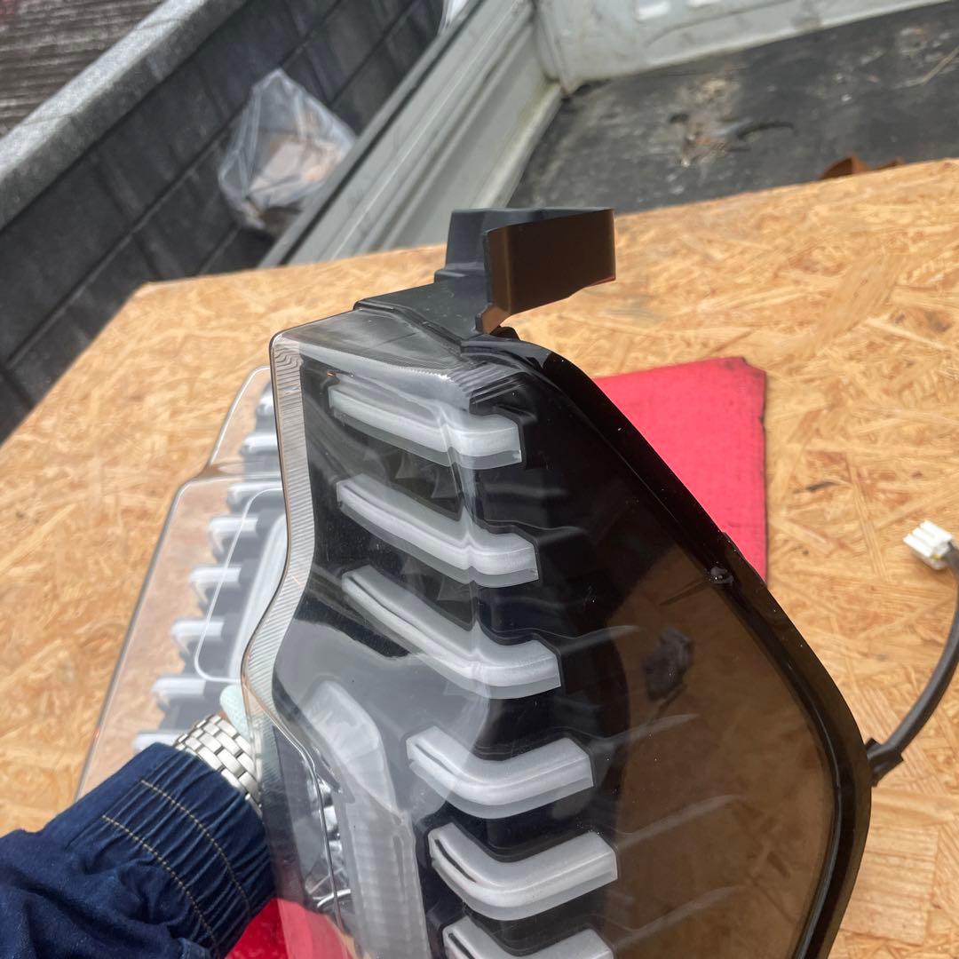 la600s 社外テールランプ　動作未確認。