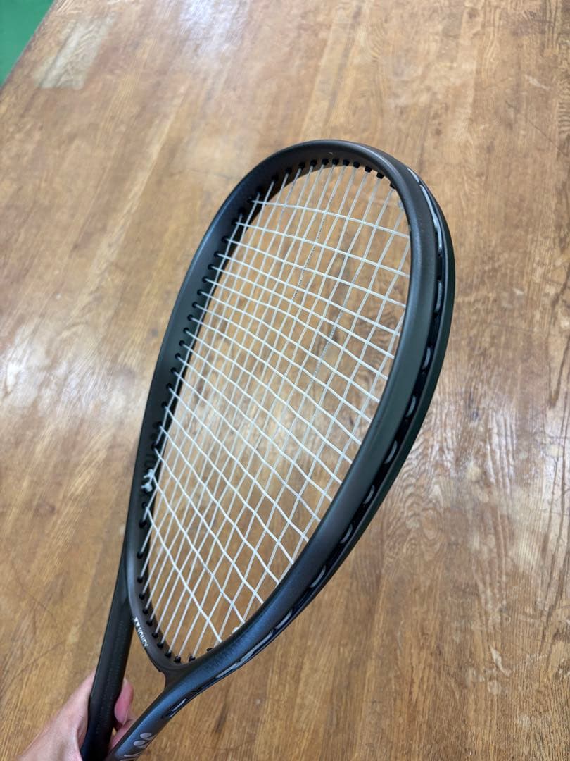 (未使用に近い)新色YONEX VOLTRAGE 8V テニスラケット
