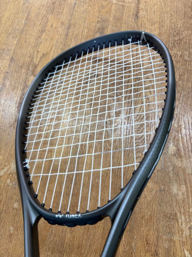(未使用に近い)新色YONEX VOLTRAGE 8V テニスラケット