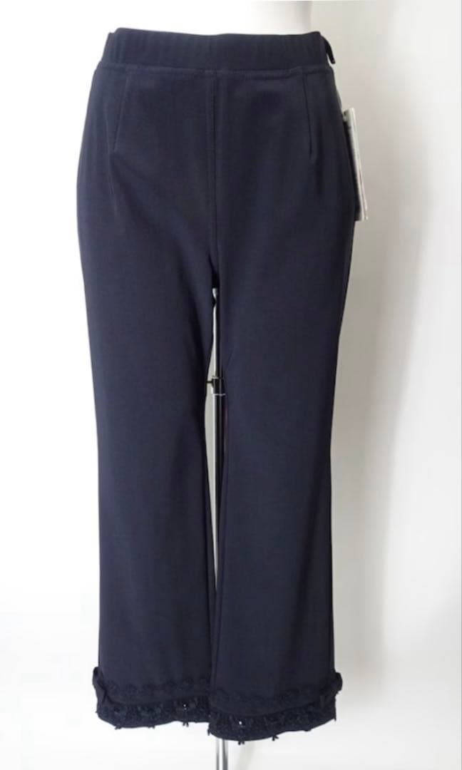 スーパービューティー☆44☆新品タグ付き裾レースとビジューのハイテンションパンツ