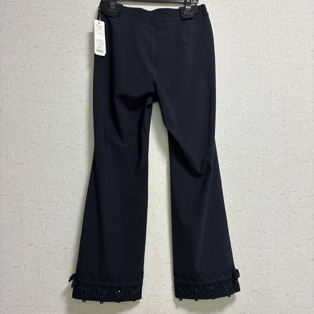 スーパービューティー☆44☆新品タグ付き裾レースとビジューのハイテンションパンツ